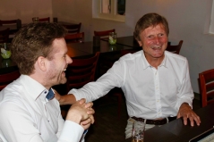 Da sinistra a destra: Daniel Lakens, Klaus Fiedler (Foto di Alex Koch)