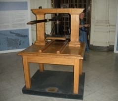 Figura 1b. Macchina per la stampa (1812), Biblioteca Nazionale del Cile. Photo di J. Krueger.